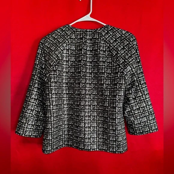 #409-Kasper Black/Silver/Gold 100%Polyester Woman’s Blazer Size 4 in EUC!! - Picture 2 of 4
